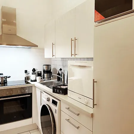 Art Deco Design Apartment, 65 Zoll Tv, Waschtrockner, Lage, Am Markt Апартаменты
