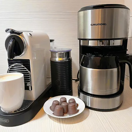 Art Deco Design Apartment, 65 Zoll Tv, Waschtrockner, Lage, Am Markt Appartamento Gera