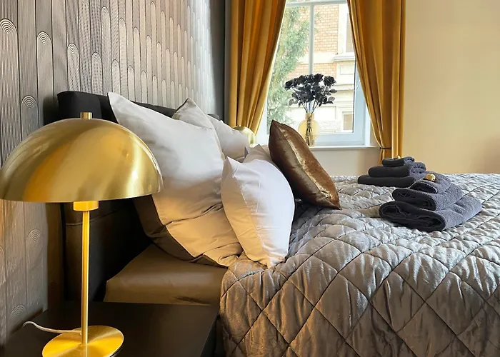 Art Deco Design Apartment, 65 Zoll Tv, Waschtrockner, Lage, Am Markt Gera