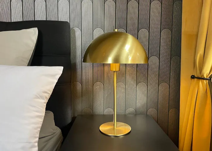 Art Deco Design Apartment, 65 Zoll Tv, Waschtrockner, Lage, Am Markt *