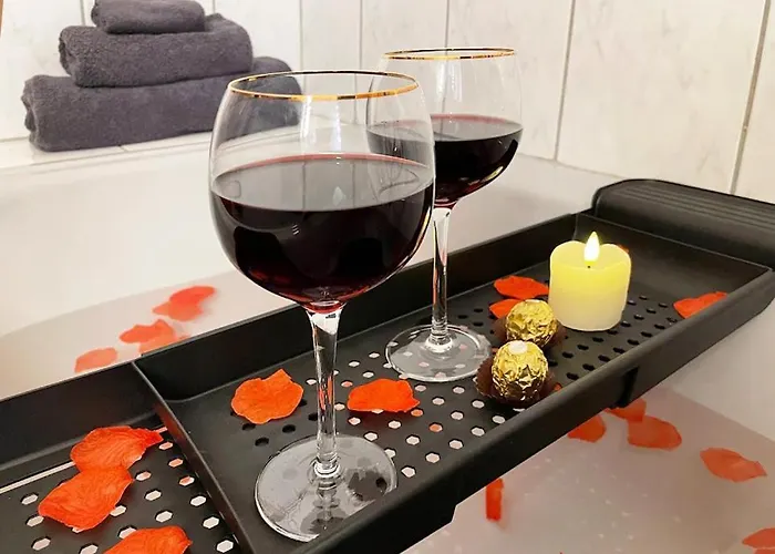 Apartment Art Deco Design Apartment, 65 Zoll Tv, Waschtrockner, Lage, Am Markt *