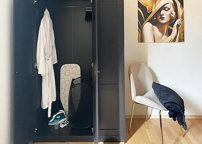 Art Deco Design Apartment, 65 Zoll Tv, Waschtrockner, Lage, Am Markt *