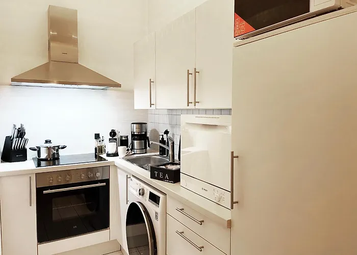 Art Deco Design Apartment, 65 Zoll Tv, Waschtrockner, Lage, Am Markt Apartment