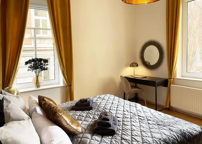 Art Deco Design Apartment, 65 Zoll Tv, Waschtrockner, Lage, Am Markt